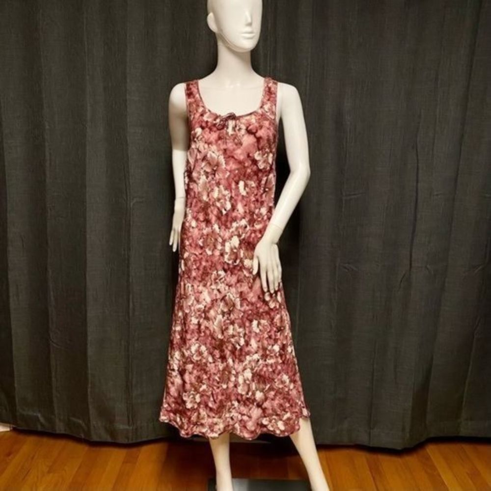 Spiegel silk crepe, bias cur‎ w/ delicate sequins